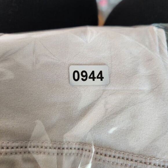 James Perse Classics Stone High rise Leggings | Size 1 - Picture 10 of 10